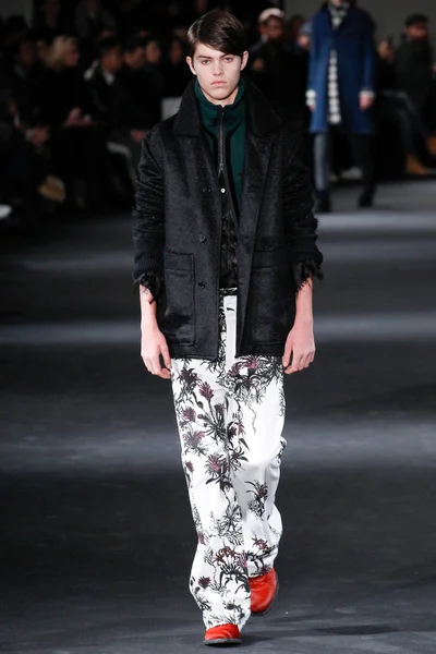 Look 12